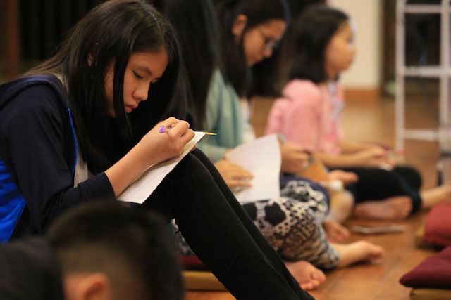 Belabar Pelajar SMP & SMA: "Antara Aku, Dia, dan Kamu, Ada Gumanti"